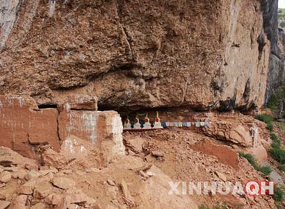 依稀可见当年寺院被毁的痕迹