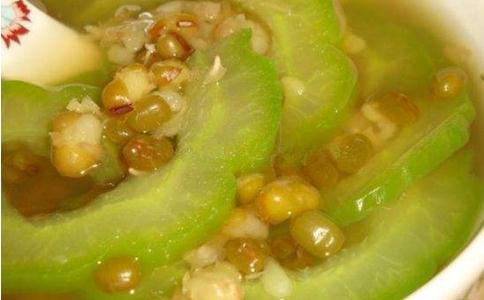 绿豆苦瓜莲子汤 绿豆苦瓜莲子汤